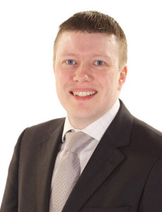 Darren Lewis suit image